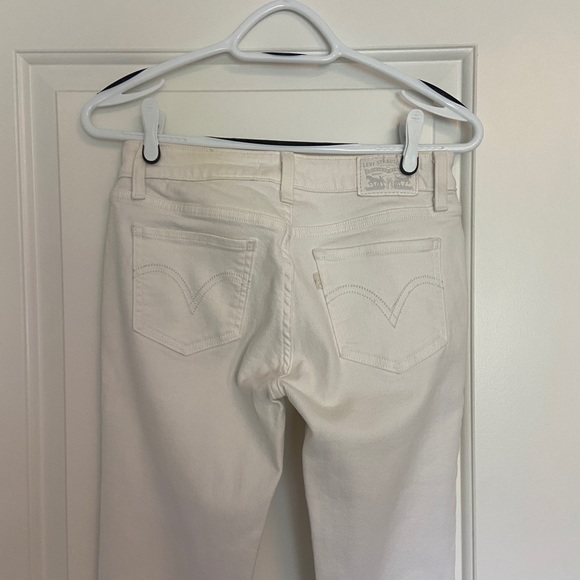 White Levi Jeans - Picture 2 of 3